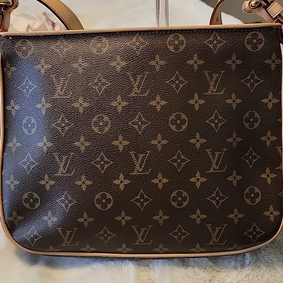 Louis Vuitton Hudson  Crossbody Bag - Picture 4 of 16